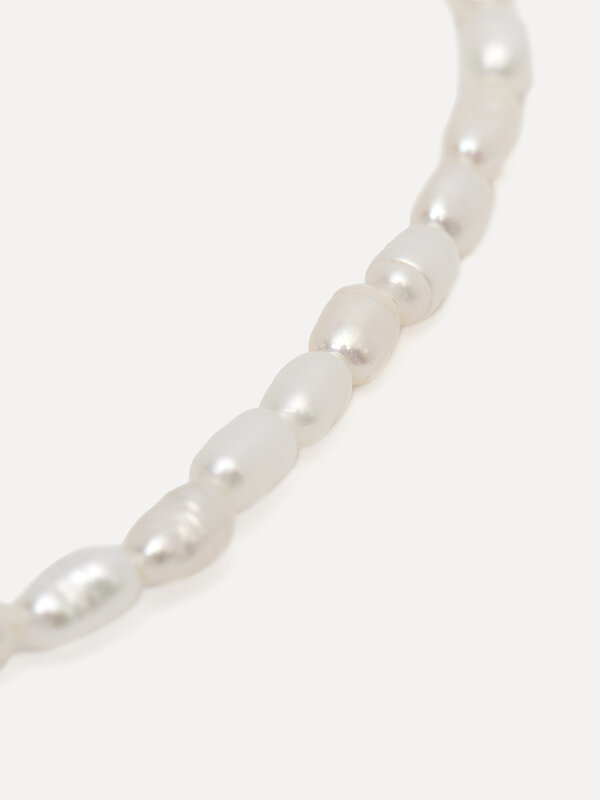 Les Soeurs Bracelet Fira 4. This bracelet with fine imitation pearls is a charming and easy accessory to add to any look ...