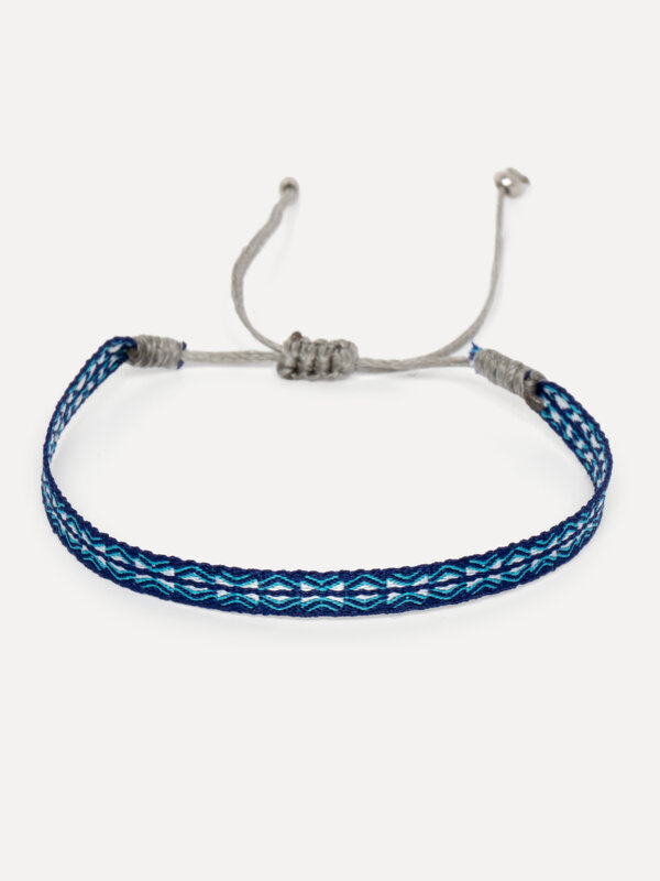 Les Soeurs Bracelet Frey 3. This woven bracelet is great for layering with other styles, but can also be worn alone for a...