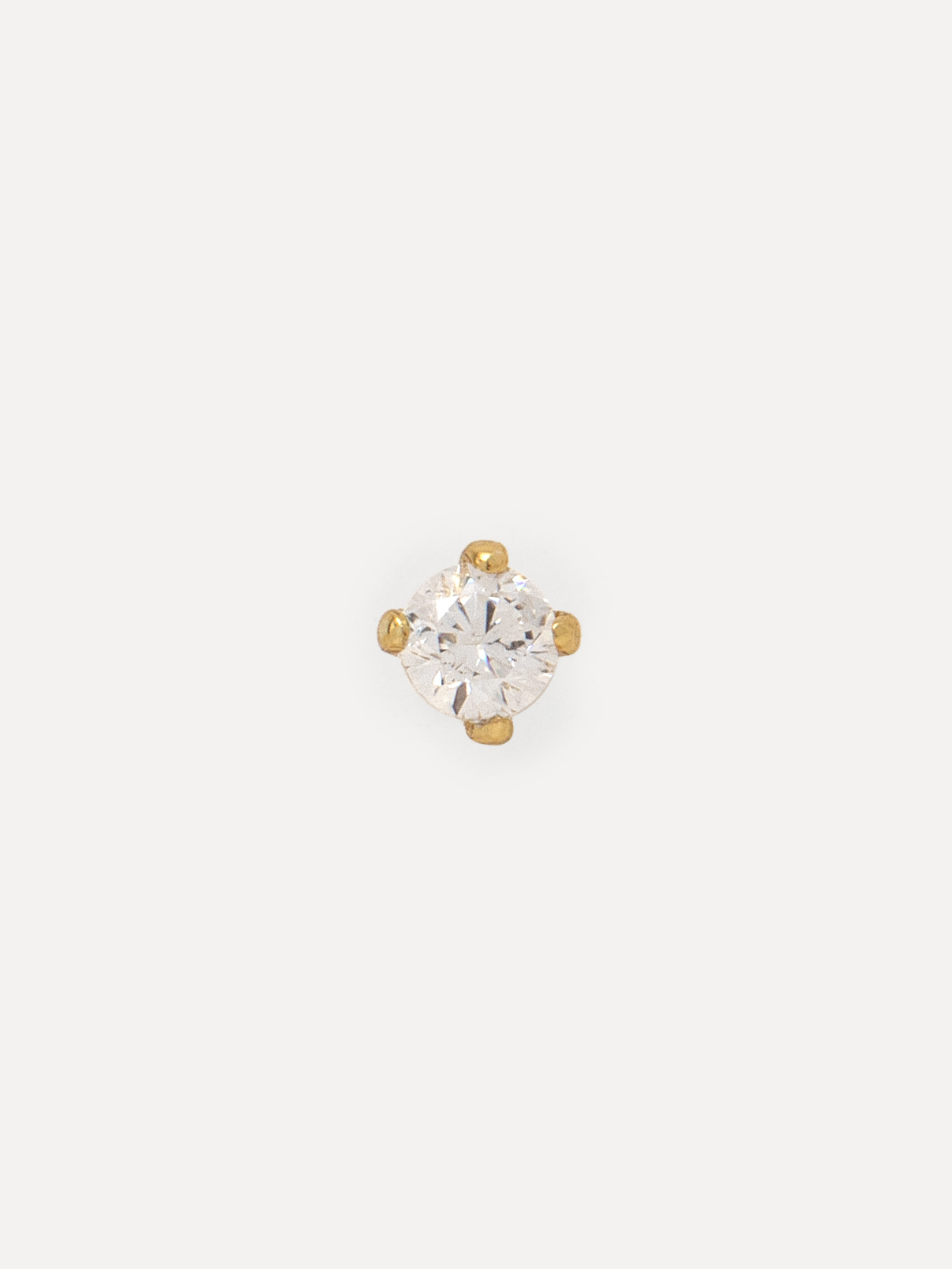 Les Soeurs Oorbel Jolie Strass 4. Deze oorbel met zirkonium steentje is een subtiele aanvulling van jouw fashionlook.