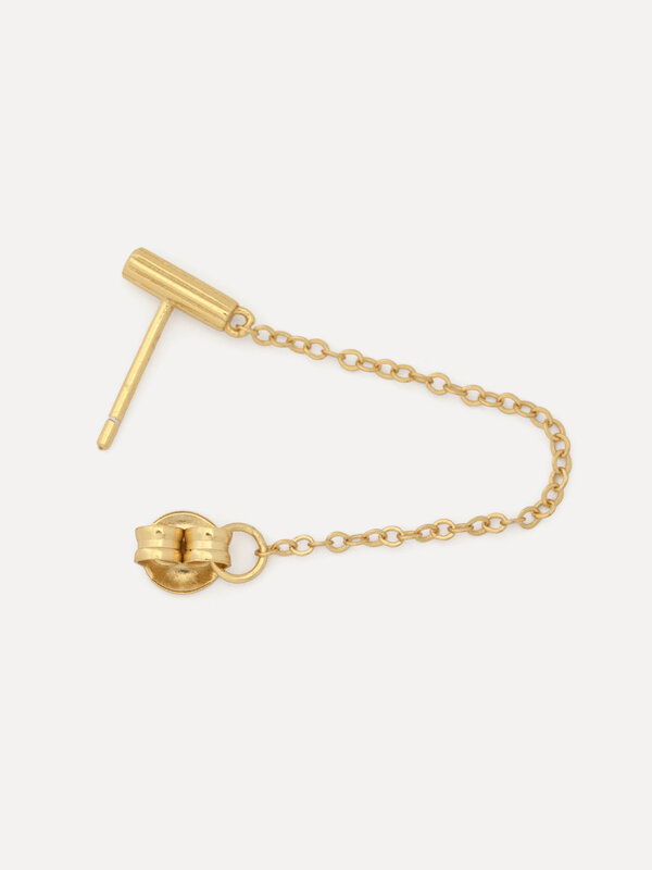 Les Soeurs Earring Cora Barre Chain 4. Drape your ear in grace with this beautiful earring. A delicate chain connects the...