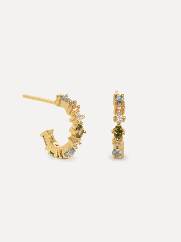 Les Soeurs Earring Set Cara Pastel 1. Classic huggie earrings that add elegance to any outfit. These delicate earrings fe...