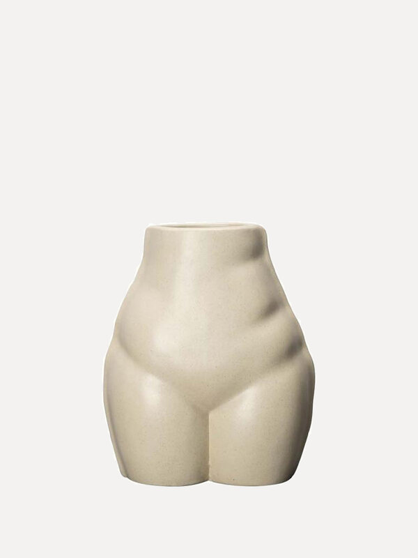 Vase Nature 1. The vase from ByON has a stylish design in porcelain with a feminine shape to add an extra dimension to th...