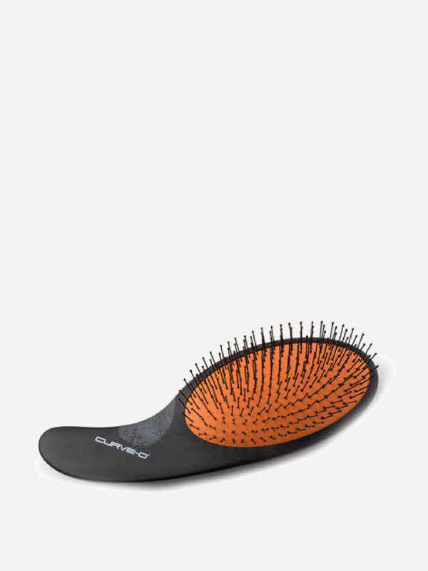 Curve-O Hairbrush Curve-O 1. The Curve-O Backstage stylist line Wet 2 Dry is a hair brush specially developed for detangl...