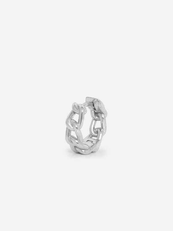 Les Soeurs Earring Jeanne Chain 1. A fun alternative to the classic ring, this chainring features miniature curved chain ...