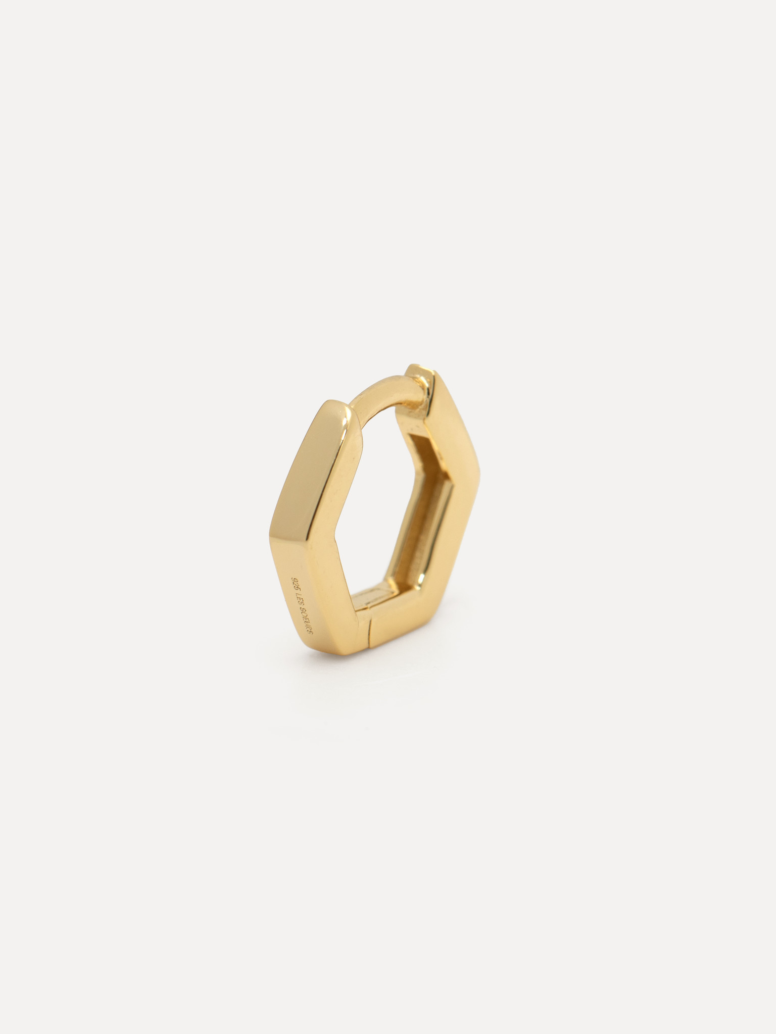 Les Soeurs Earring Jeanne Hexagon 1. Beautifully designed, with a hexagonal shape, this exquisite and expertly crafted ea...