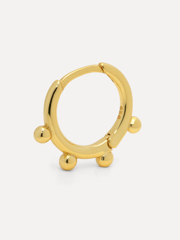 Les Soeurs Earring Jeanne Dots 5. These earrings are a perfect basic. They can be worn every day as a subtle addition to ...