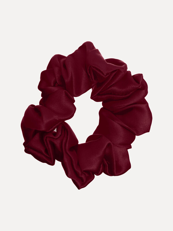 Les Soeurs Silk Scrunchie 1. Silk scrunchies create an effortless look. This style is a larger version. The smooth materi...