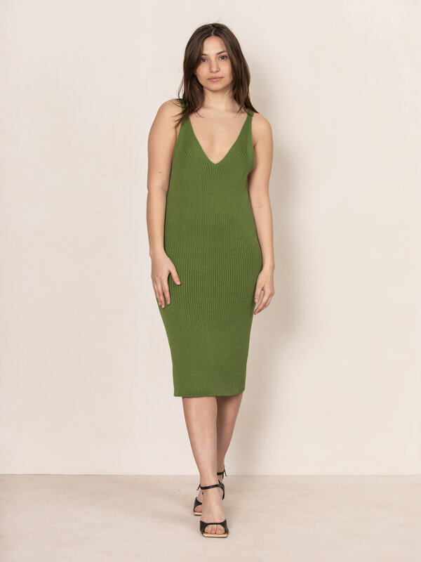 MBYM Knitted Midi Dress Concetta Serenity 1. This knitted V-neck midi dress will keep you stylish and comfortable this su...