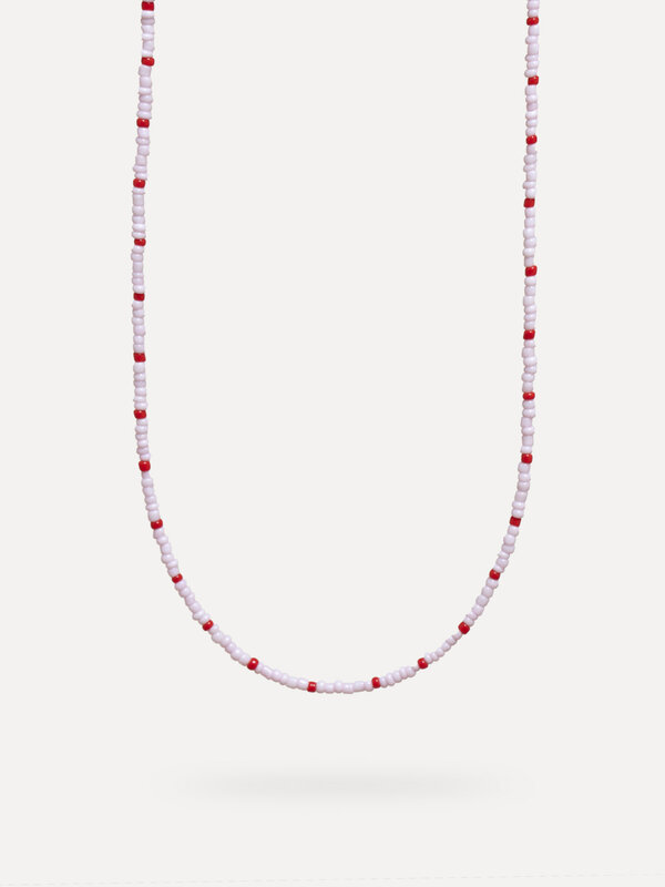 Les Soeurs Bead necklace Fien 1. Add a touch of summer charm to your outfits with our Fien necklace. With its subtle pink...