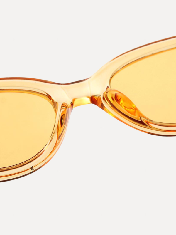 A.Kjaerbede Zonnebril Winnie 5. Winnie is de meest trendy look van dit seizoen. Deze smalle bril met stevig montuur geeft...