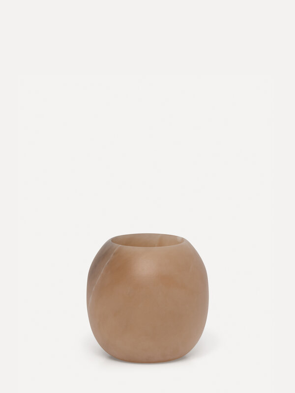 Les Soeurs Round Alabaster tea light holder (small) 1. Create a cozy atmosphere in your interior with this small round al...