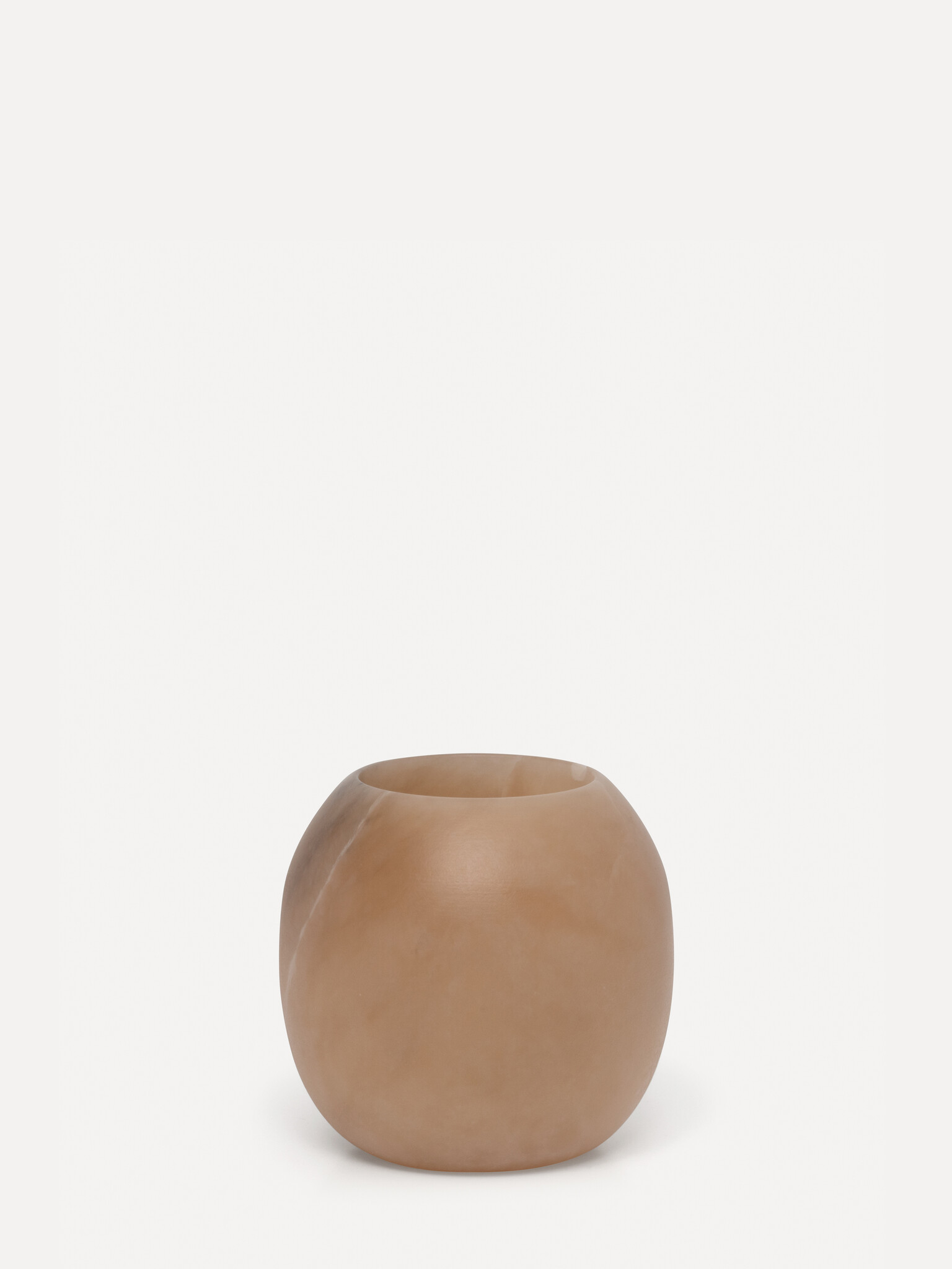 Les Soeurs Round Alabaster tea light holder (small) 1. Create a cozy atmosphere in your interior with this small round al...