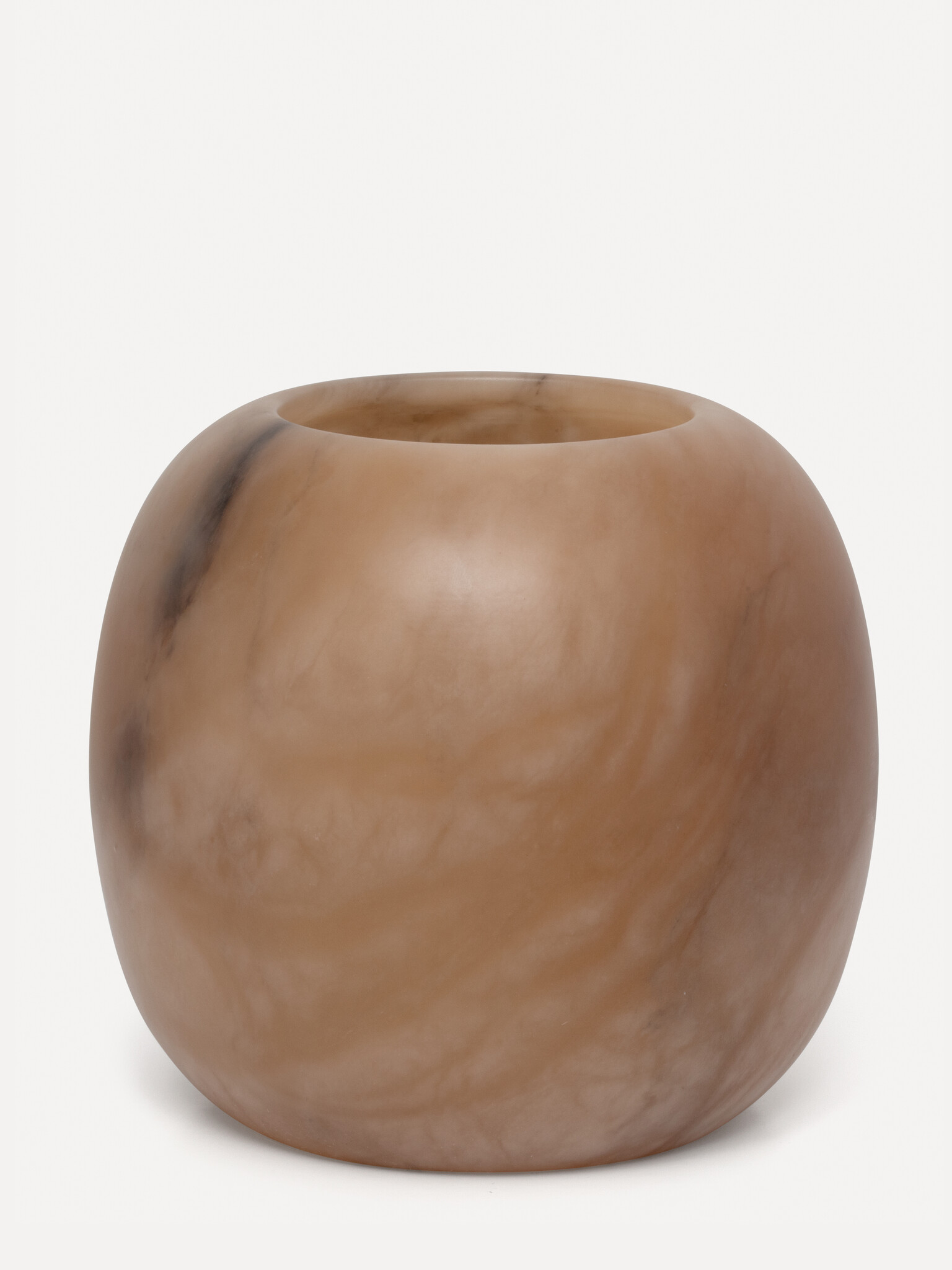 Les Soeurs Ronde Alabaster Kaarsenhouder (extra large) 1. Deze kaarsenhouder laat je ruimte stralen. Met zijn grote forma...
