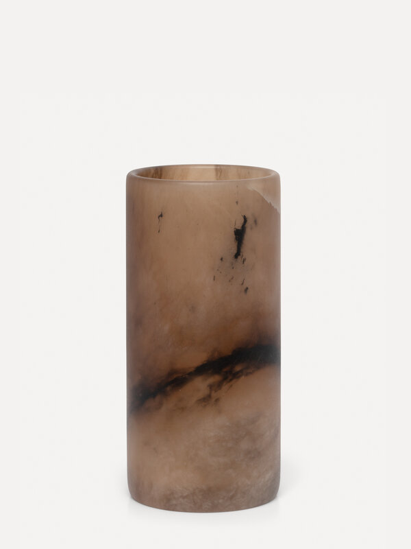 Les Soeurs Porte-bougies cylindrique en albâtre (medium) 1. Créez une ambiance chaleureuse avec ce porte-bougie cylindriq...