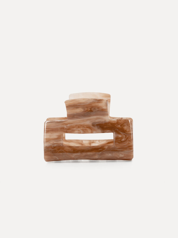 Les Soeurs Hair Clip Rectangle 3. A large hairpin made of a sturdy quality in a timeless design. The spelled has optimal ...