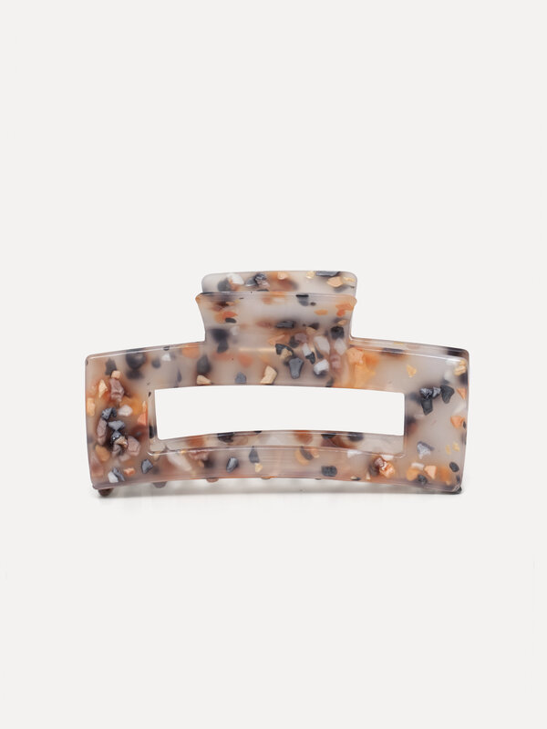 Les Soeurs Resin Hair Clip Rectangle 2. Embrace '90s trends with hair clips. This one has a marbled design in a rectangul...