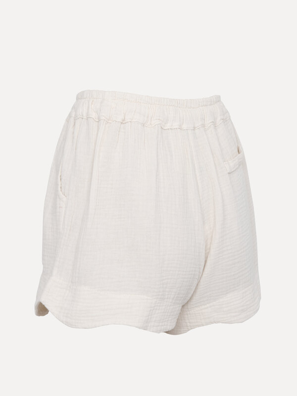 Le Marais Tetra short Melia 2. Nothing is more comfortable than airy cotton! Enjoy this relaxed, tetra cotton short with ...