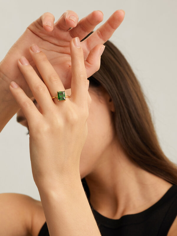 Les Soeurs Bague Gioia Emerald 2. Notre meilleur conseil de style: ajoutez cette bague enchanteresse à votre collection. ...