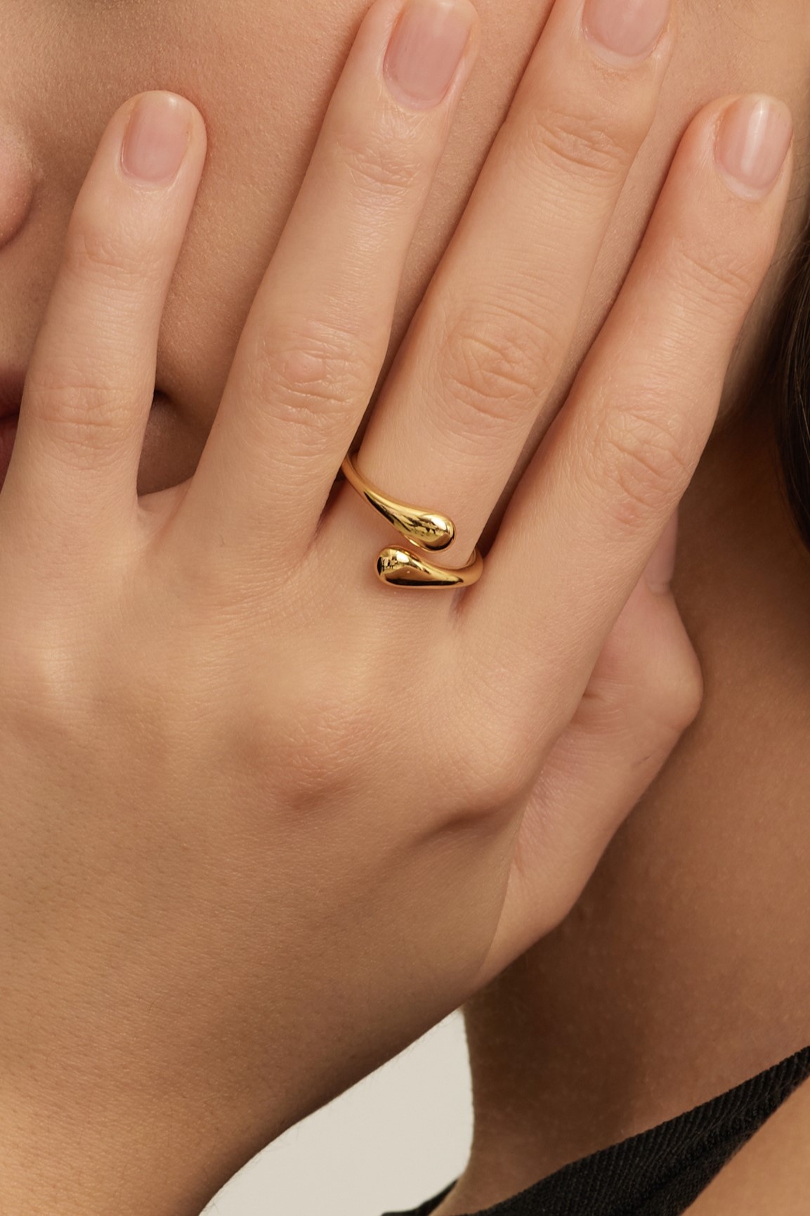 Les Soeurs Ring Gilda Waterdrops 3. Deze waterdrop ring maakt een statement, maar het is er een die je elke dag wilt make...