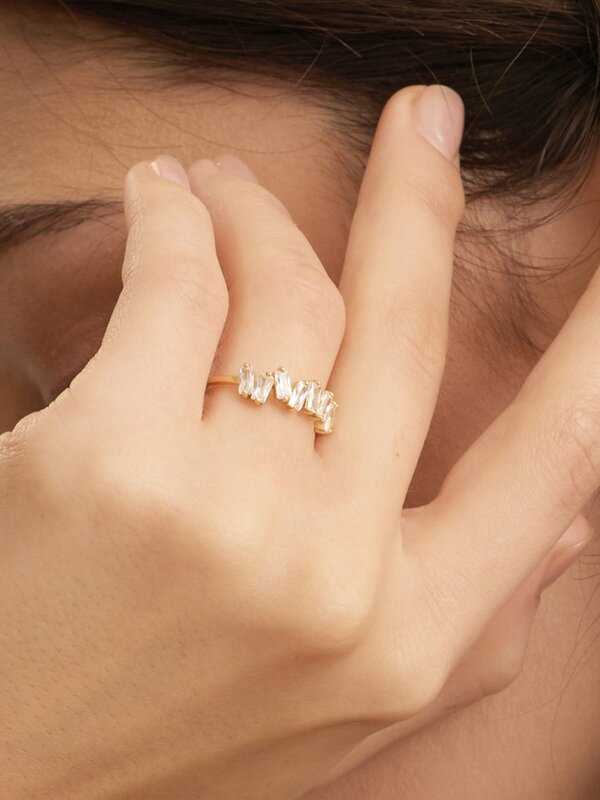 Les Soeurs Ring Chloe Baguette 2. This ring is a real must-have and makes every outfit shine!