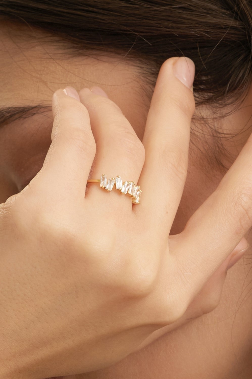 Les Soeurs Bague Chloe Baguette 2. Cette bague est un véritable must-have et fera briller n'importe quelle tenue !