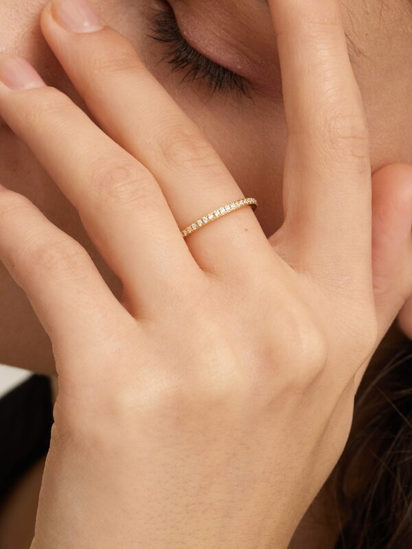 Les Soeurs Ring Gilles 3. Een klassieke vergulde ring met prachtige zirkonia. Met deze ring kun je de perfecte sprankelin...