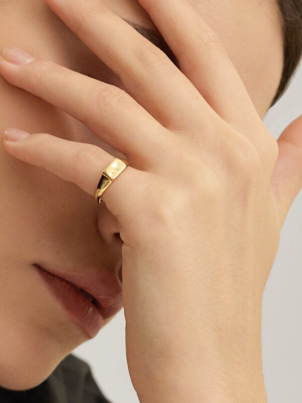 Les Soeurs Pinky Ring Ginette Rectangle 2. A small but mighty pinky ring that adds a touch of mystery to any ensemble. Th...