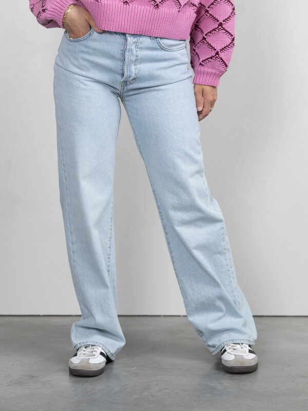 Les Soeurs Straight-fit jeans Jodie 4. Stel je voor hoe het leven zou zijn met de perfecte jeans in je kledingkast. Genie...