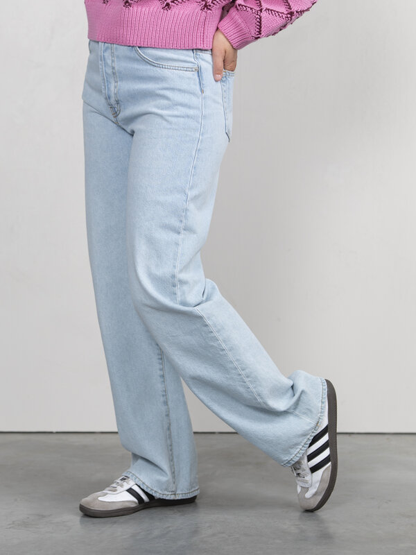 Les Soeurs Straight-fit jeans Jodie 1. Stel je voor hoe het leven zou zijn met de perfecte jeans in je kledingkast. Genie...