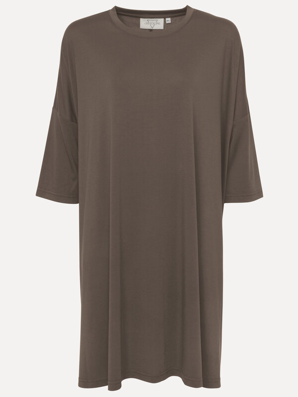 Les Soeurs Robe en jersey Amy 7. Cette robe est le complément parfait à votre garde-robe décontractée, conçue pour offrir...