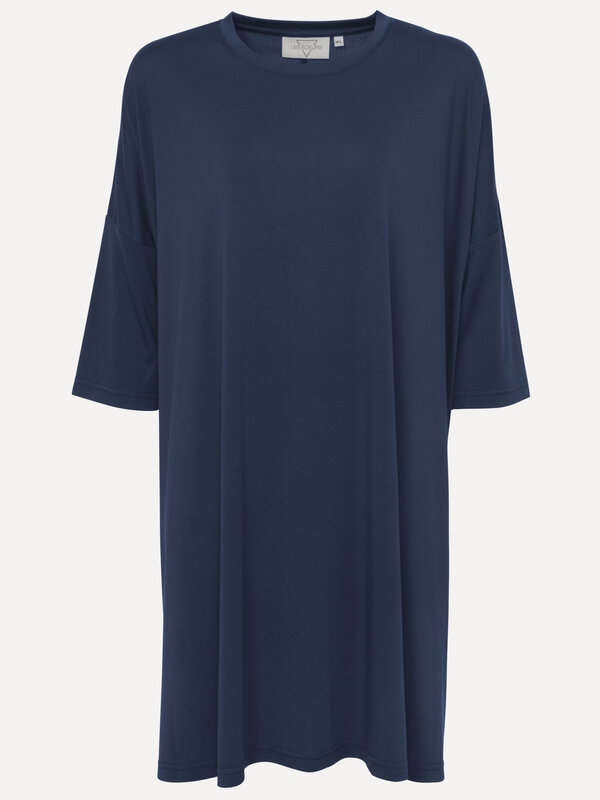 Les Soeurs Robe en jersey Amy 6. Cette robe est le complément parfait à votre garde-robe décontractée, conçue pour offrir...