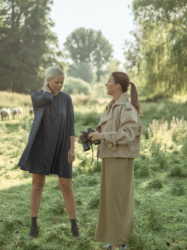 Les Soeurs Robe longue en jersey Anne 2. Découvrez un confort ultime avec cette robe longue en jersey. Le tissu doux et l...