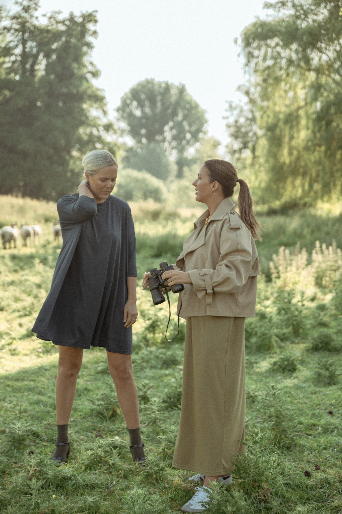 Les Soeurs Jersey jurk Amy 5. Deze jurk is de perfecte aanvulling op jouw casual garderobe, ontworpen om zowel comfort al...