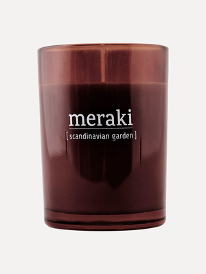 Candle Scandinavian Garden. De Scandinavian Garden geurkaars is gemaakt van sojawas en is een 100% natuurlijk product. De...