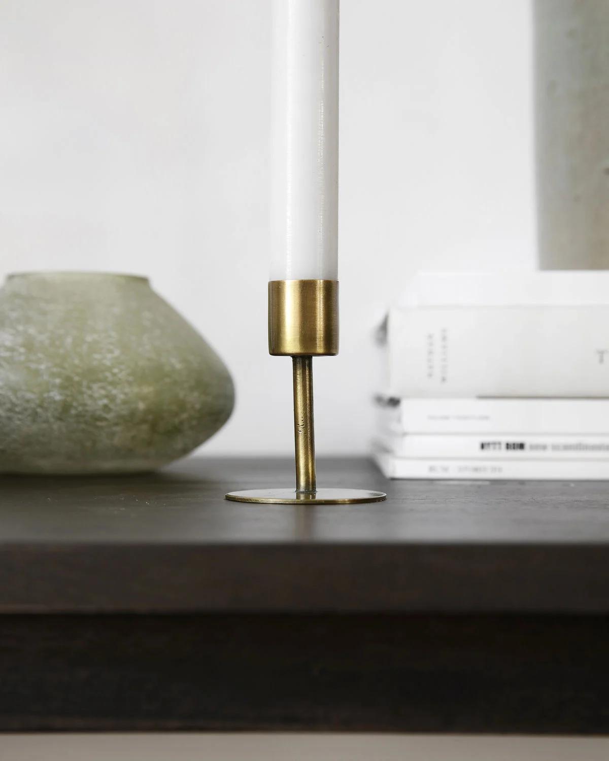 House Doctor Candle holder Anit 4. Candles create a cozy and warm atmosphere in the room. A beautiful iron candle holder ...
