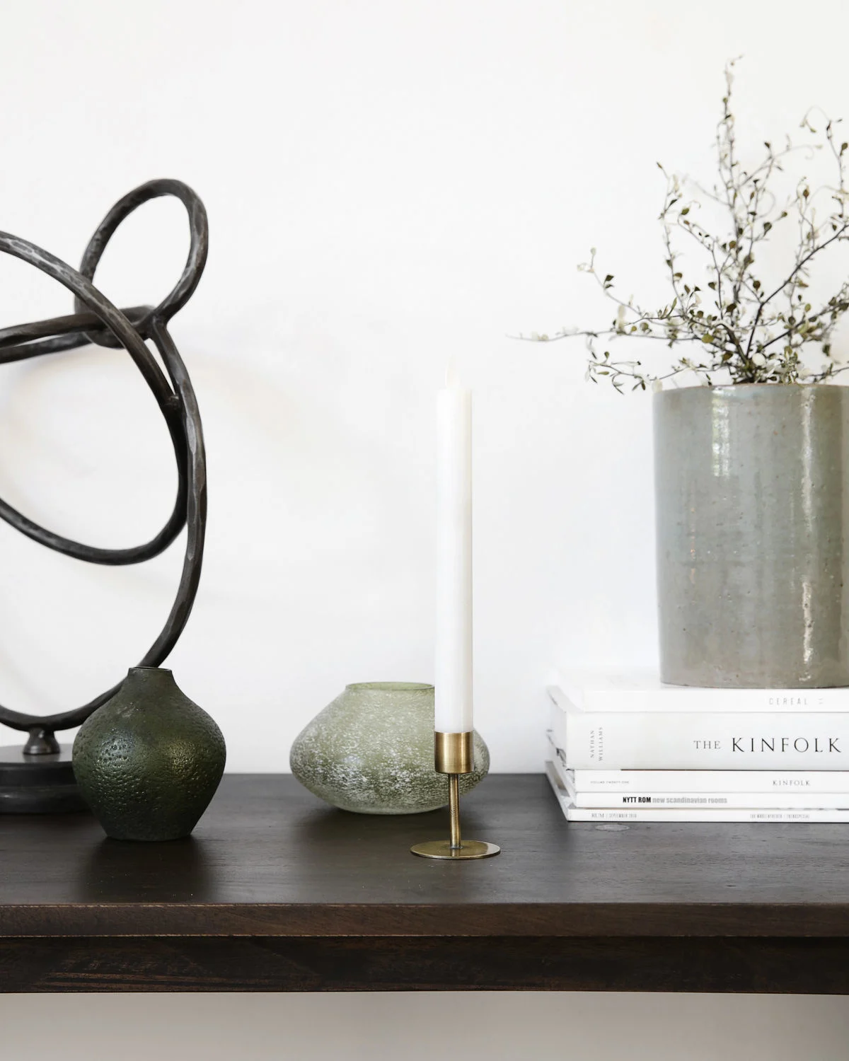 House Doctor Candle holder Anit 2. Candles create a cozy and warm atmosphere in the room. A beautiful iron candle holder ...