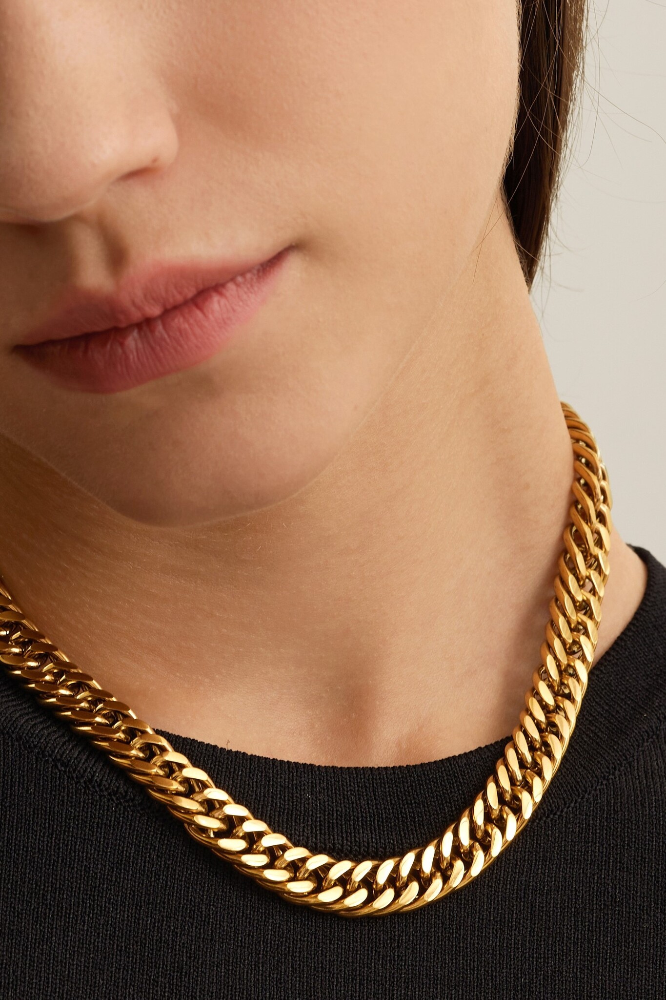 Les Soeurs Ketting Raya Cuban Chain 3. Vestig de aandacht op je nek met deze stijlvolle curb ketting. Deez schakel kettin...