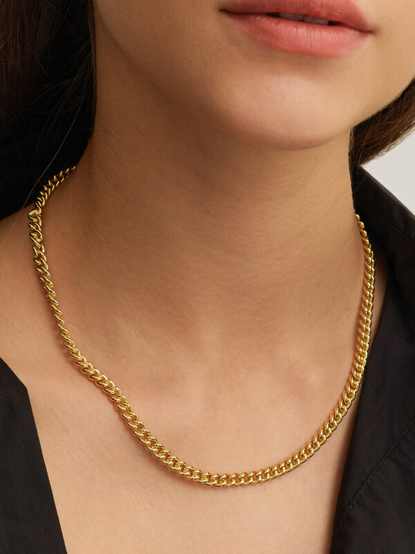 Les Soeurs Collier Rana Curb Chain 3. Créez votre propre déclaration unique avec ce collier en forme de boucle. Fini avec...