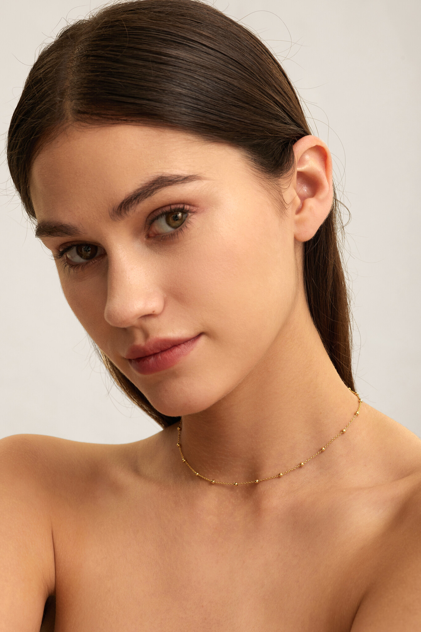 Les Soeurs Collier Roma Dots 2. Ce joli collier ras-de-cou à pois est un véritable bijou ! La pièce parfaite pour tous le...