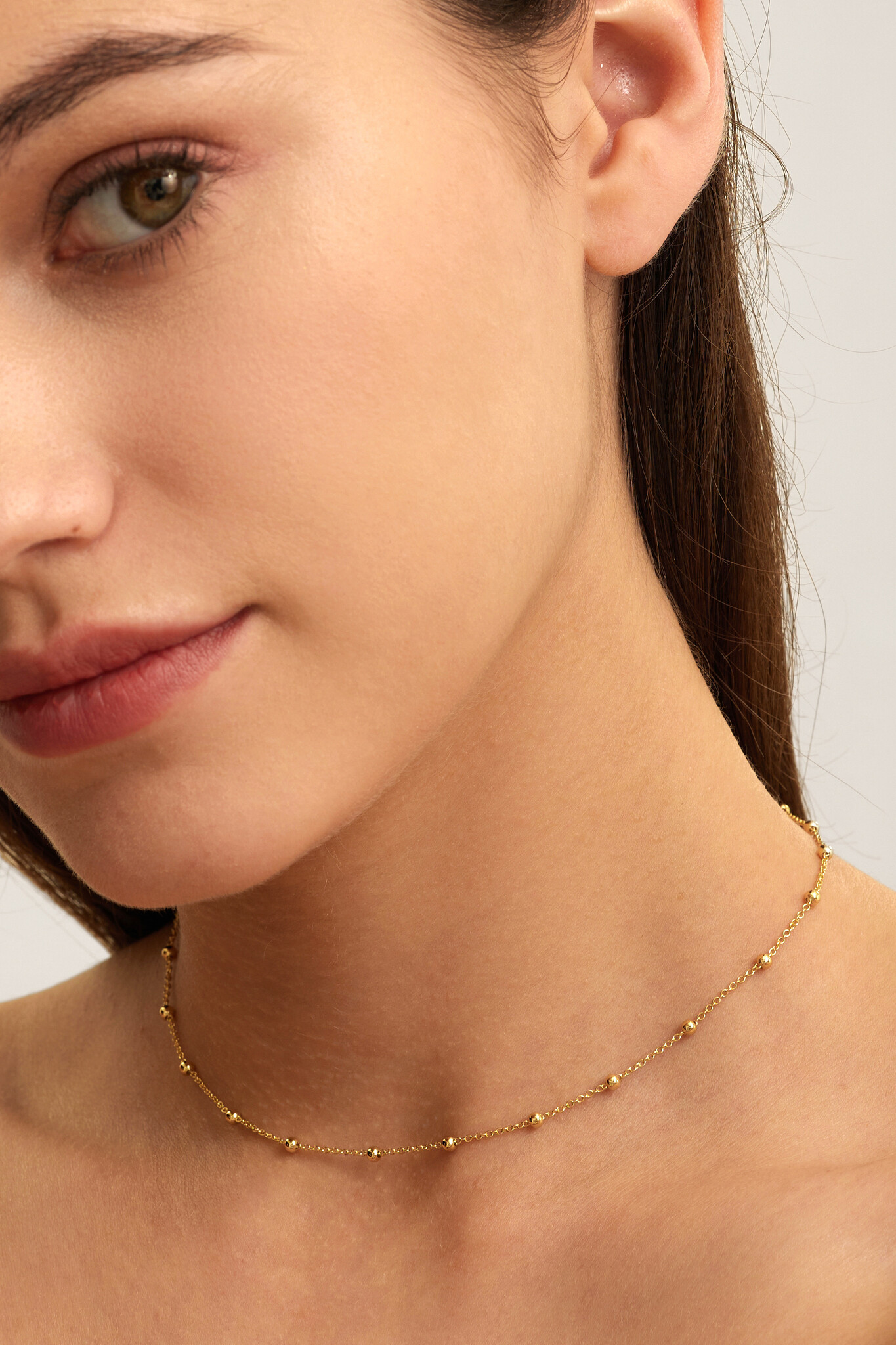 Les Soeurs Collier Roma Dots 3. Ce joli collier ras-de-cou à pois est un véritable bijou ! La pièce parfaite pour tous le...
