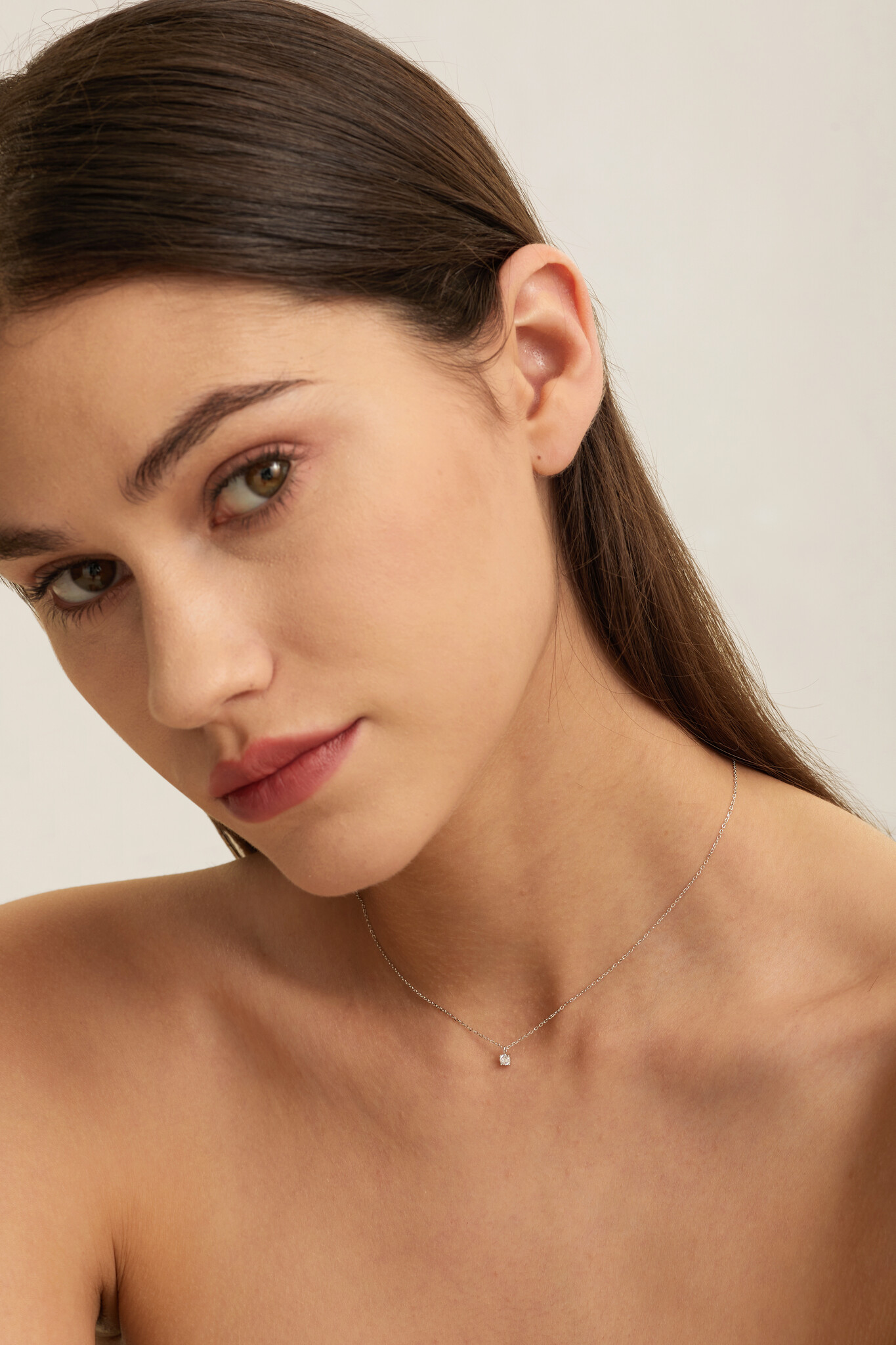 Les Soeurs Ketting Romee Extra Fine Chain Strass 2. Deze prachtige halsketting met een sierlijke strass is perfect voor h...