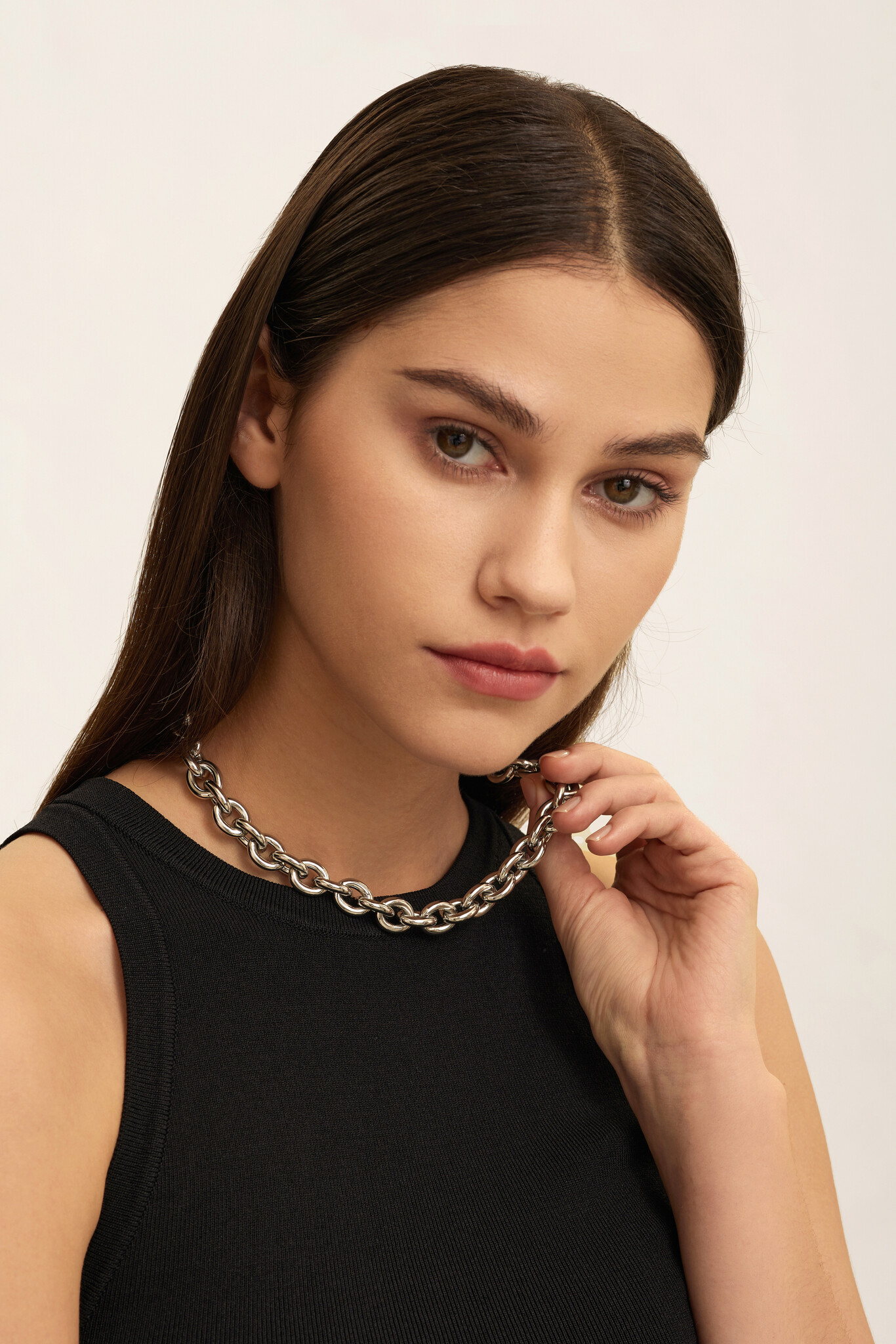 Les Soeurs Necklace Raya Chunky Chain 3. A link chain with chunky, interlocking links. It's bold enough to wear alone, ye...
