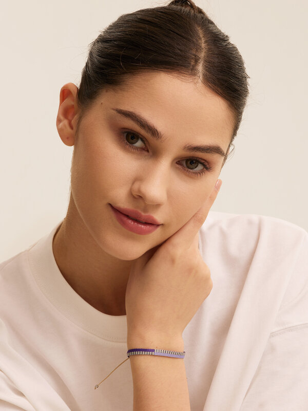 Les Soeurs Bracelet Frey 2. This woven bracelet is great for layering with other styles, but can also be worn alone for a...