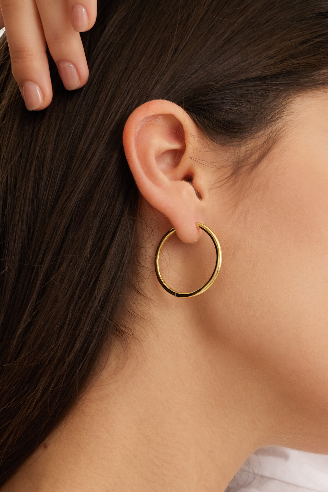 Les Soeurs Boucles d'oreilles Set Carly Large 3. Faites preuve de minimalisme avec ces délicates boucles d'oreilles. Légè...