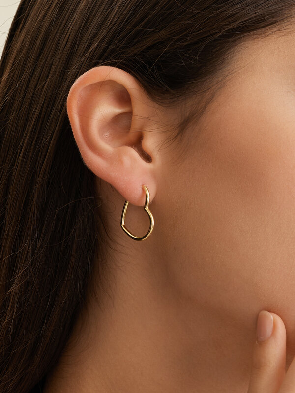 Les Soeurs Boucle d'oreille Jenny Heart 3. Créez des bijoux parfaitement imparfaits avec cette boucle d'oreille en forme ...