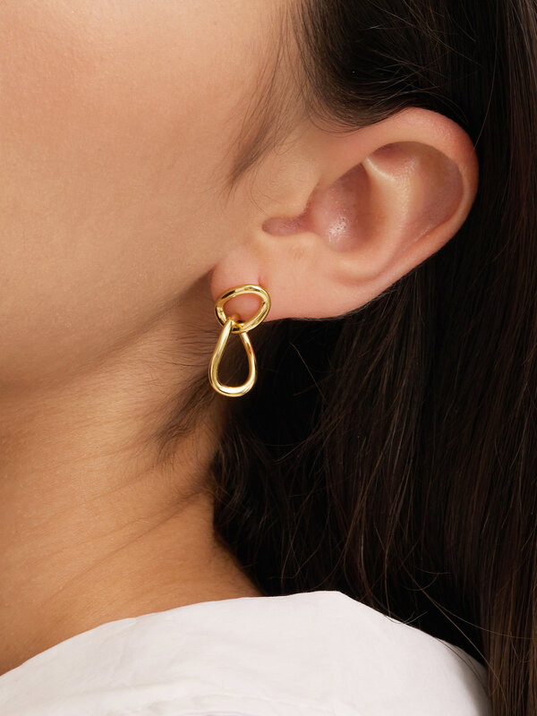 Les Soeurs Oorbel Cara Double Loop 3. Voeg wat speelse beweging toe aan je ear stack met deze interlinked dubbele oorring...
