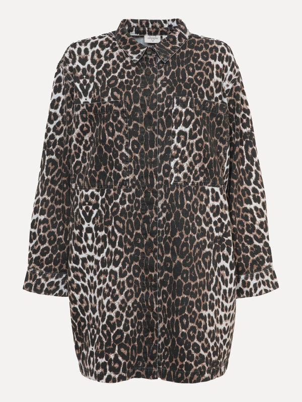 Les Soeurs Leopard dress Abby 2. Combine refinement and timeless allure into your wardrobe with this leopard dress. A bol...