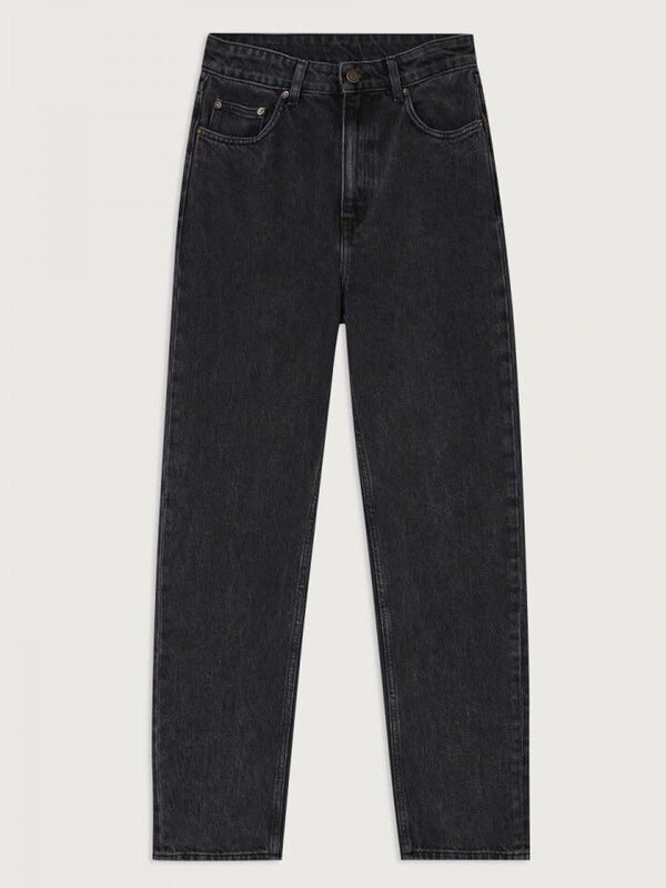American Vintage Jean coupe droite Yopday 1. Ce jeans est flatteurs pour toutes les silhouettes, car ils mettent en valeu...