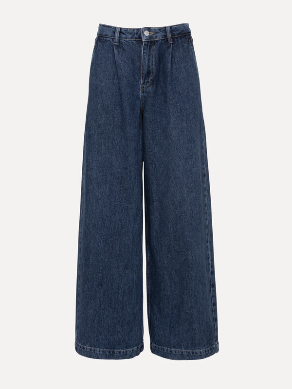 Les Soeurs Pleated denim Aras 5. Laat je stijl spreken met deze wijde denim jeans met stijlvolle plooien. De wijd uitlope...