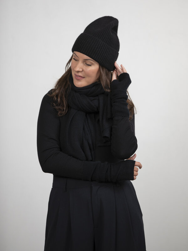 Les Soeurs Cashmere Beanie Pixie 3. Complete your look in colder climates with this comfortable beanie. This rib knitted ...